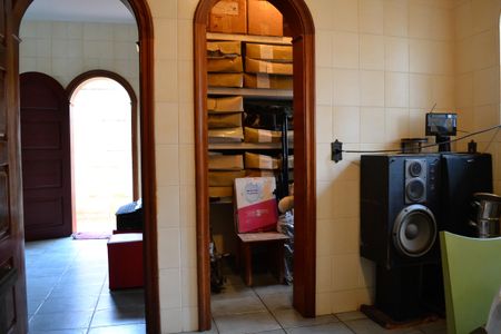 Casa à venda com 650m², 4 quartos e 10 vagas Casa à venda com 650m², 4 quartos e 10 vagasCozinha