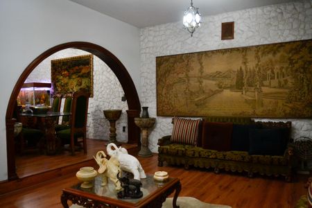 Casa à venda com 650m², 4 quartos e 10 vagas Casa à venda com 650m², 4 quartos e 10 vagasSala 3