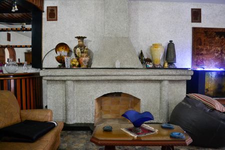 Casa à venda com 650m², 4 quartos e 10 vagas Casa à venda com 650m², 4 quartos e 10 vagasSala