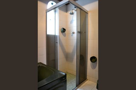 Casa à venda com 650m², 4 quartos e 10 vagas Casa à venda com 650m², 4 quartos e 10 vagasBanheiro da suíte