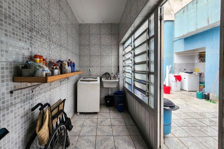 Casa à venda com 180m², 3 quartos e 4 vagasÁrea de Serviço