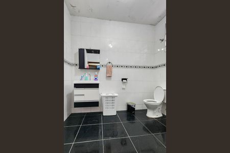 Casa à venda com 180m², 3 quartos e 4 vagasBanheiro
