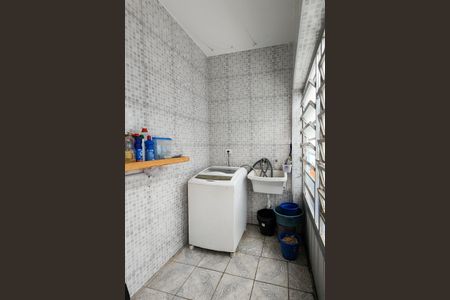 Casa à venda com 180m², 3 quartos e 4 vagasÁrea de Serviço