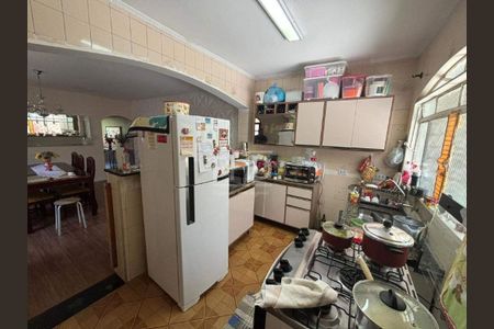 Casa à venda com 240m², 3 quartos e 3 vagas