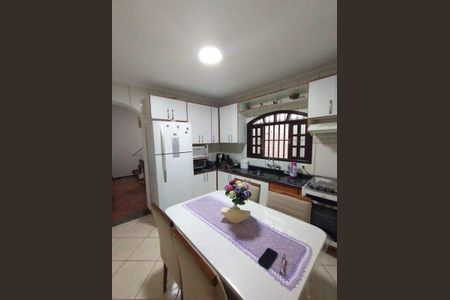 Casa à venda com 133m², 3 quartos e 2 vagas