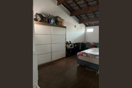 Casa à venda com 230m², 4 quartos e 2 vagas