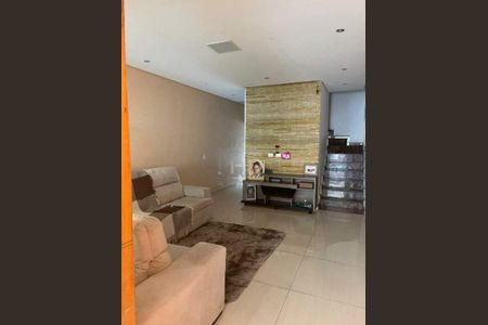 Casa à venda com 230m², 4 quartos e 2 vagas