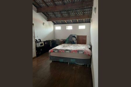 Casa à venda com 230m², 4 quartos e 2 vagas