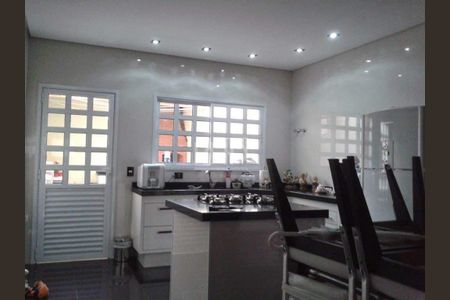 Casa à venda com 230m², 4 quartos e 2 vagas