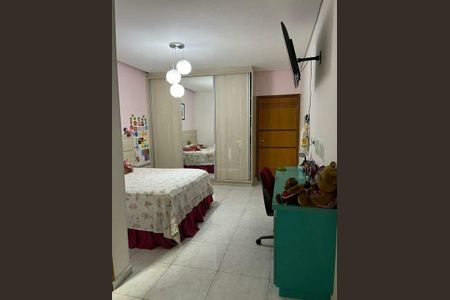 Casa à venda com 230m², 4 quartos e 2 vagas