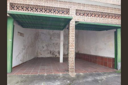 Casa à venda com 66m², 2 quartos e 3 vagas