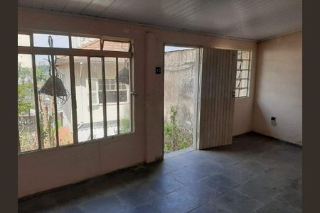 Casa à venda com 66m², 2 quartos e 3 vagas