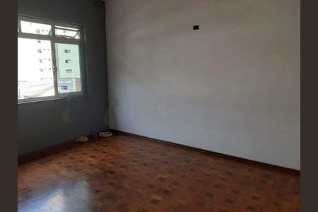 Casa à venda com 66m², 2 quartos e 3 vagas