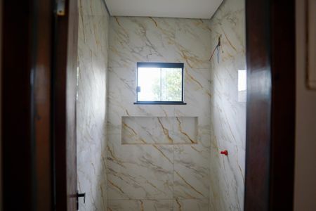 Casa para alugar com 600m², 4 quartos e 4 vagasBanheiro 1