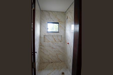 Casa para alugar com 600m², 4 quartos e 4 vagasBanheiro 1