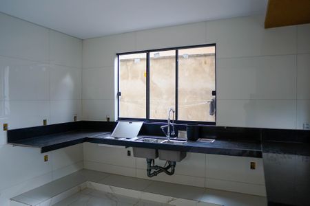 Casa para alugar com 600m², 4 quartos e 4 vagasCozinha