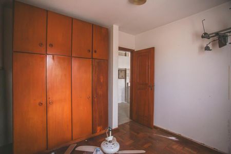 Casa à venda com 250m², 3 quartos e 2 vagasQuarto de Serviço