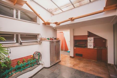 Casa à venda com 250m², 3 quartos e 2 vagasÁrea comum - Churrasqueira