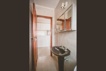 Casa à venda com 250m², 3 quartos e 2 vagasBanheiro de serviço