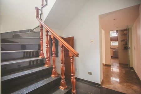 Casa à venda com 250m², 3 quartos e 2 vagasCorredor