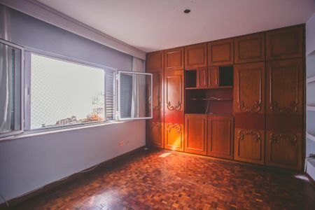 Casa à venda com 250m², 3 quartos e 2 vagasSuíte