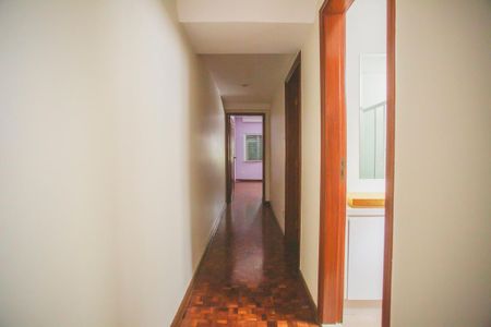 Casa à venda com 250m², 3 quartos e 2 vagasCorredor - Quartos