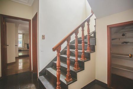 Casa à venda com 250m², 3 quartos e 2 vagasCorredor