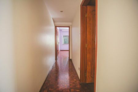 Casa à venda com 250m², 3 quartos e 2 vagasCorredor - Quartos