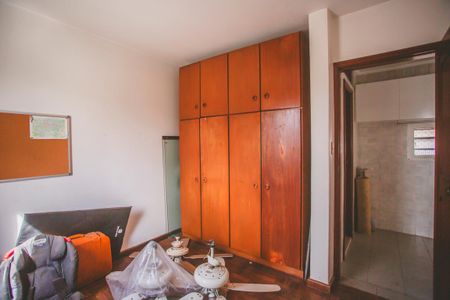 Casa à venda com 250m², 3 quartos e 2 vagasQuarto de Serviço