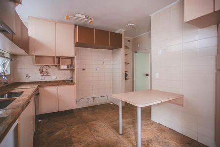 Casa à venda com 250m², 3 quartos e 2 vagasCozinha