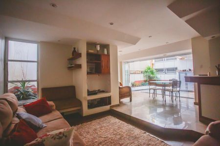 Casa à venda com 250m², 3 quartos e 2 vagasÁrea comum - Salão de festas