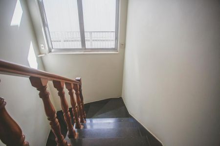 Casa à venda com 250m², 3 quartos e 2 vagasEscadas