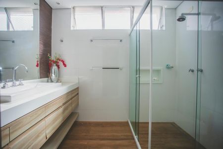 Casa à venda com 250m², 3 quartos e 2 vagasBanheiro Suíte