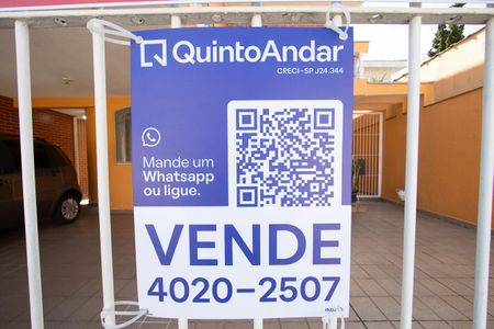 Casa à venda com 214m², 4 quartos e 4 vagas Casa à venda com 214m², 4 quartos e 4 vagasPlaca