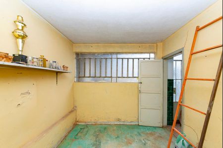 Casa à venda com 300m², 4 quartos e 1 vaga Casa à venda com 300m², 4 quartos e 1 vagaQuarto de Serviço