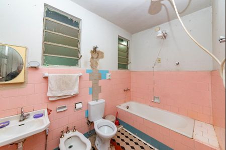 Casa à venda com 300m², 4 quartos e 1 vaga Casa à venda com 300m², 4 quartos e 1 vagaBanheiro Social