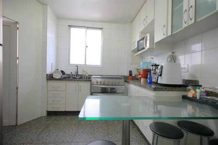 Apartamento à venda com 197m², 4 quartos e 3 vagasCozinha