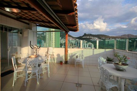 Apartamento à venda com 197m², 4 quartos e 3 vagasCobertura