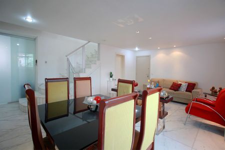 Apartamento à venda com 197m², 4 quartos e 3 vagasSala de Jantar