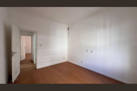 Casa à venda com 248m², 2 quartos e 4 vagasQuarto 2
