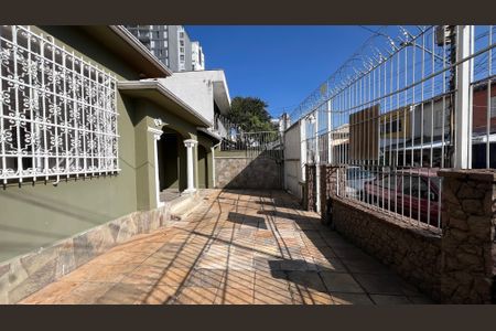 Casa à venda com 248m², 2 quartos e 4 vagasQuintal