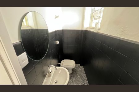 Casa à venda com 248m², 2 quartos e 4 vagasBanheiro 2