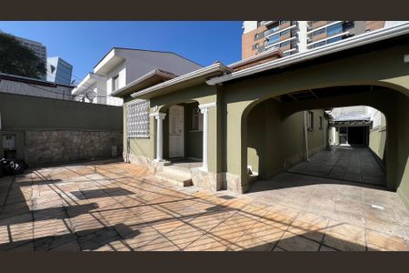 Casa à venda com 248m², 2 quartos e 4 vagasQuintal