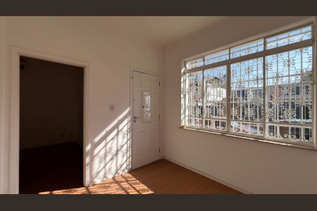 Casa à venda com 248m², 2 quartos e 4 vagasSala