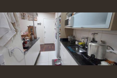 Apartamento à venda com 105m², 2 quartos e 2 vagasCozinha 