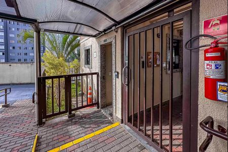 Apartamento para alugar com 55m², 2 quartos e 1 vagaFachada e portaria