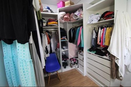 Casa à venda com 230m², 4 quartos e 3 vagas Casa à venda com 230m², 4 quartos e 3 vagasFoto 07