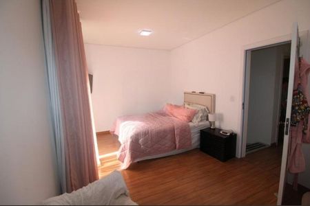 Casa à venda com 230m², 4 quartos e 3 vagas Casa à venda com 230m², 4 quartos e 3 vagasFoto 04