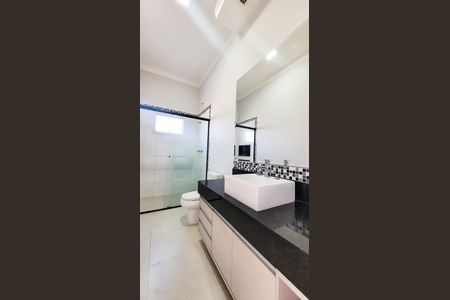 Casa de condomínio à venda com 360m², 4 quartos e 4 vagasBanheiro Social