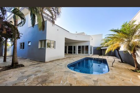 Casa de condomínio à venda com 360m², 4 quartos e 4 vagasPiscina
